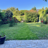 MAISON Abbé Chauvat, très agréable maison années 60 avec beau jardin ! MAISON Abbé Chauvat, très agréable maison années 60 avec beau jardin !